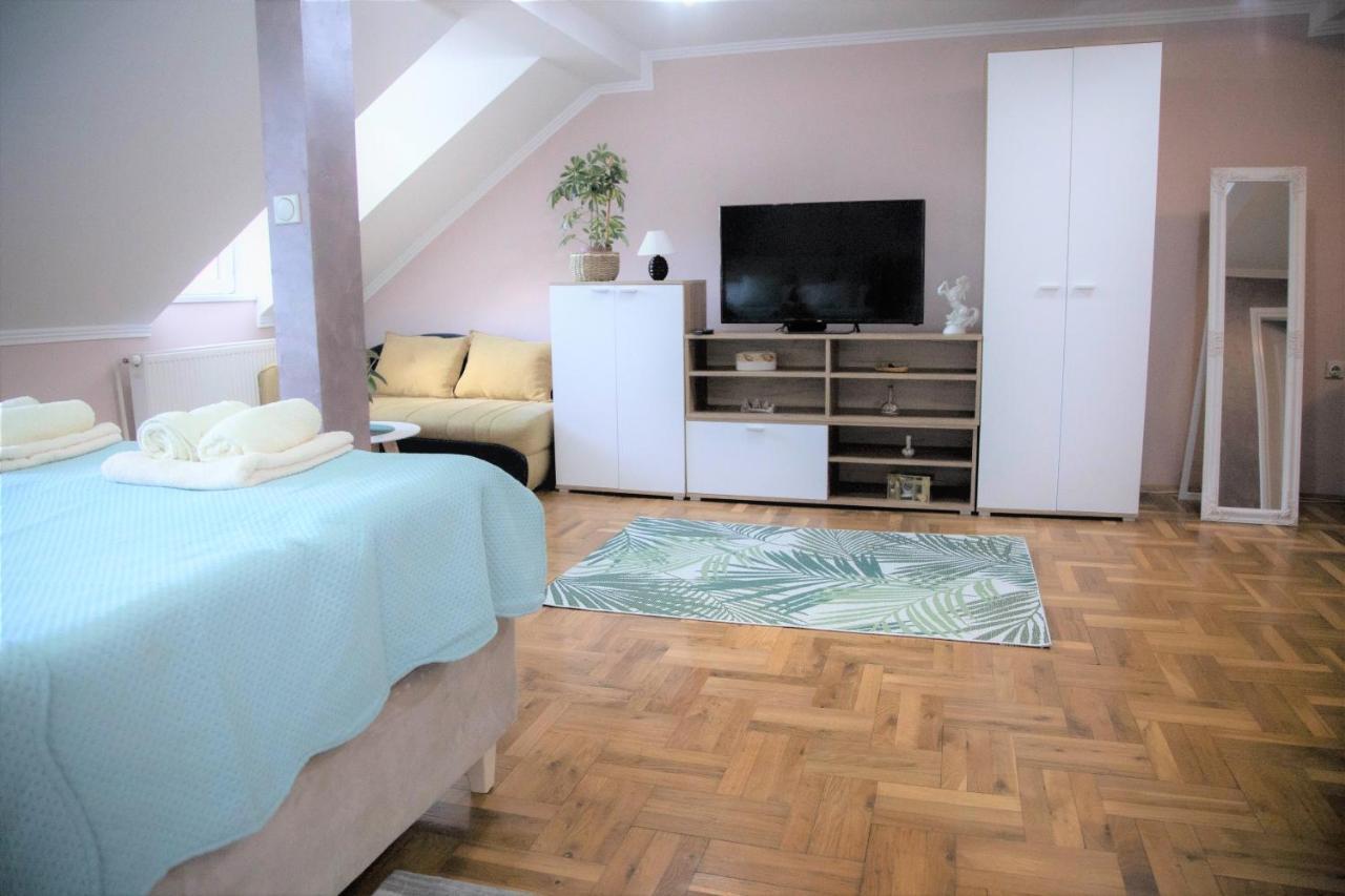 Garden Apartment スボティツァ エクステリア 写真
